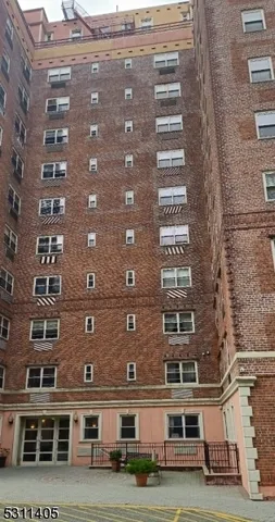 $213,000 | 70 South Munn Avenue, Unit 602, East Orange, NJ 07018