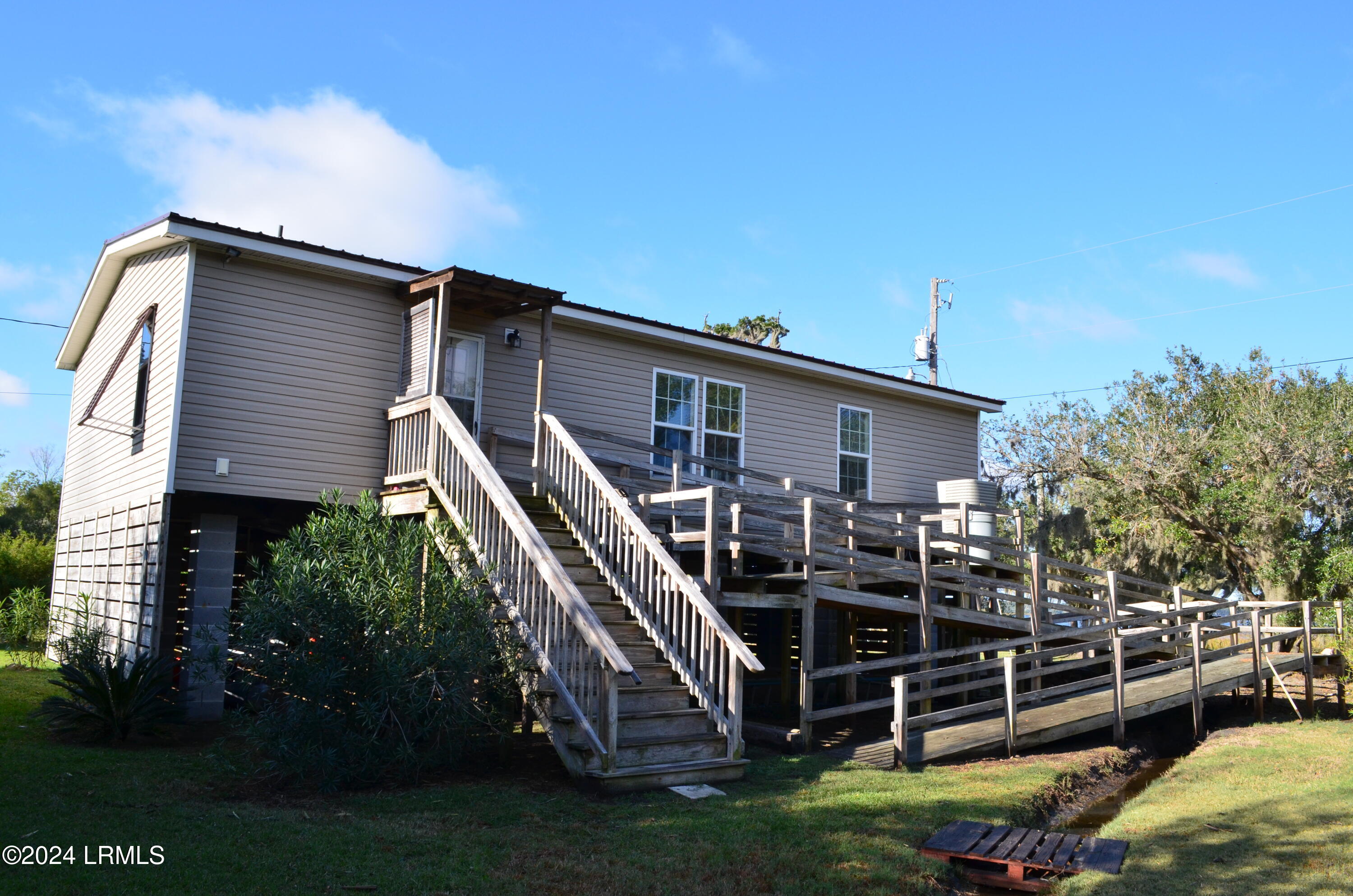 32 Gazebo Road St. Helena Island, SC 29920 - Photo 3 of 53 Ramp Access