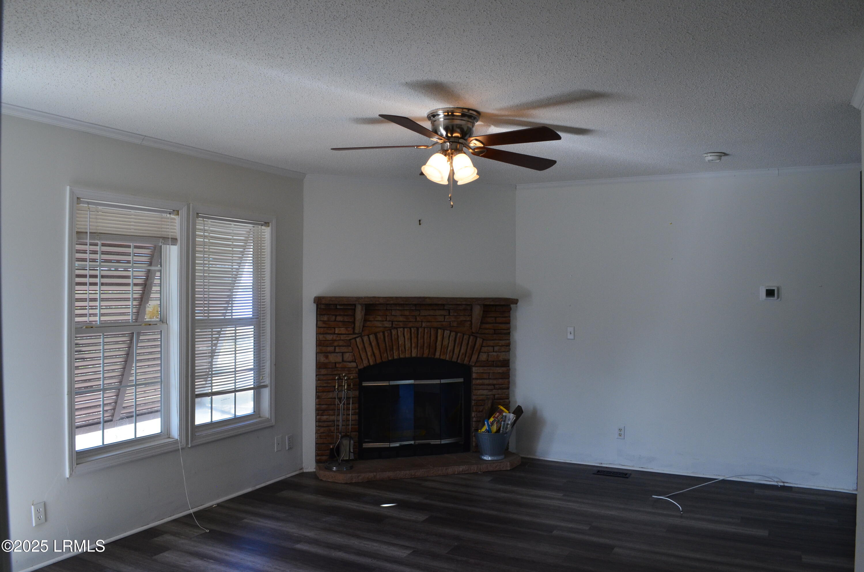 32 Gazebo Road St. Helena Island, SC 29920 - Photo 8 of 53 Livingroom