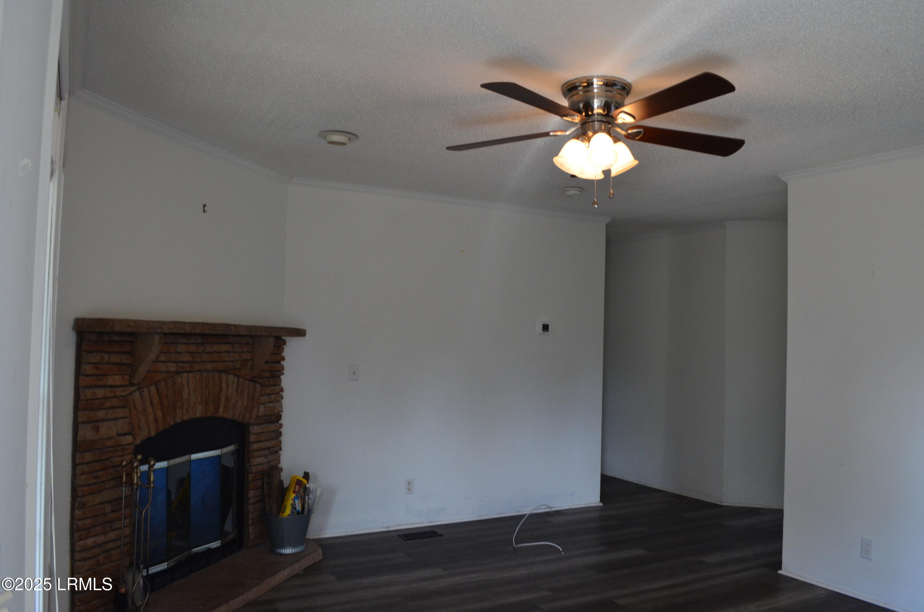 32 Gazebo Road St. Helena Island, SC 29920 - Photo 9 of 53 Livingroom3
