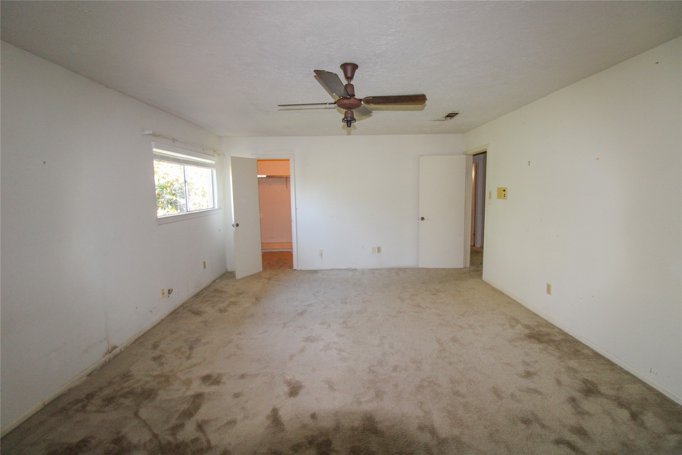 2 Elm Place Angleton, TX 77515 - Photo 31 of 33 Fourth Bedroom, 2nd Floor