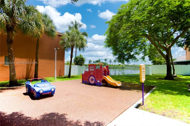 $3,900 | 3755 Southwest 50th Street, Hollywood, FL 33312