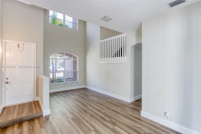 $3,900 | 3755 Southwest 50th Street, Hollywood, FL 33312