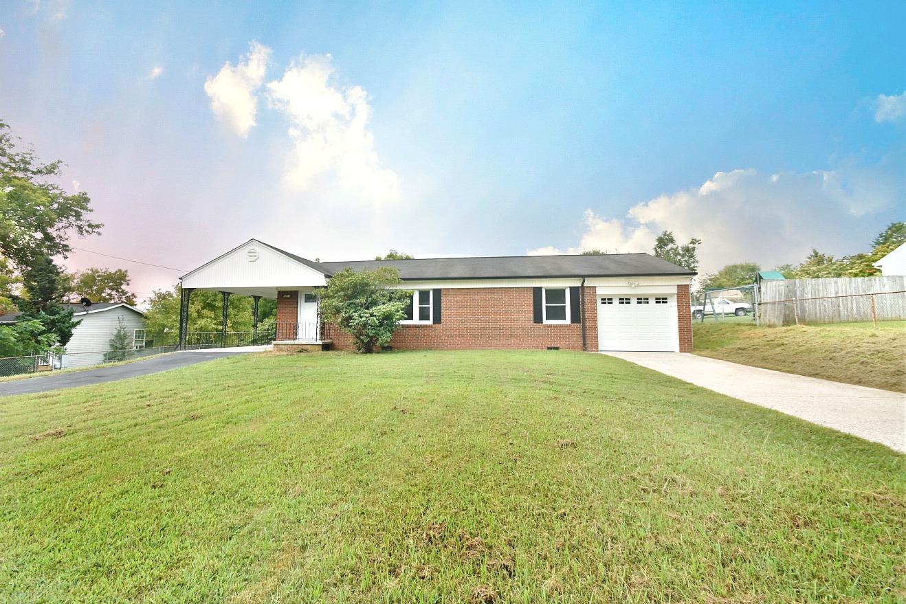 8013 Sharp Road Powell, TN 37849 - Photo 2 of 16 DSC_9005