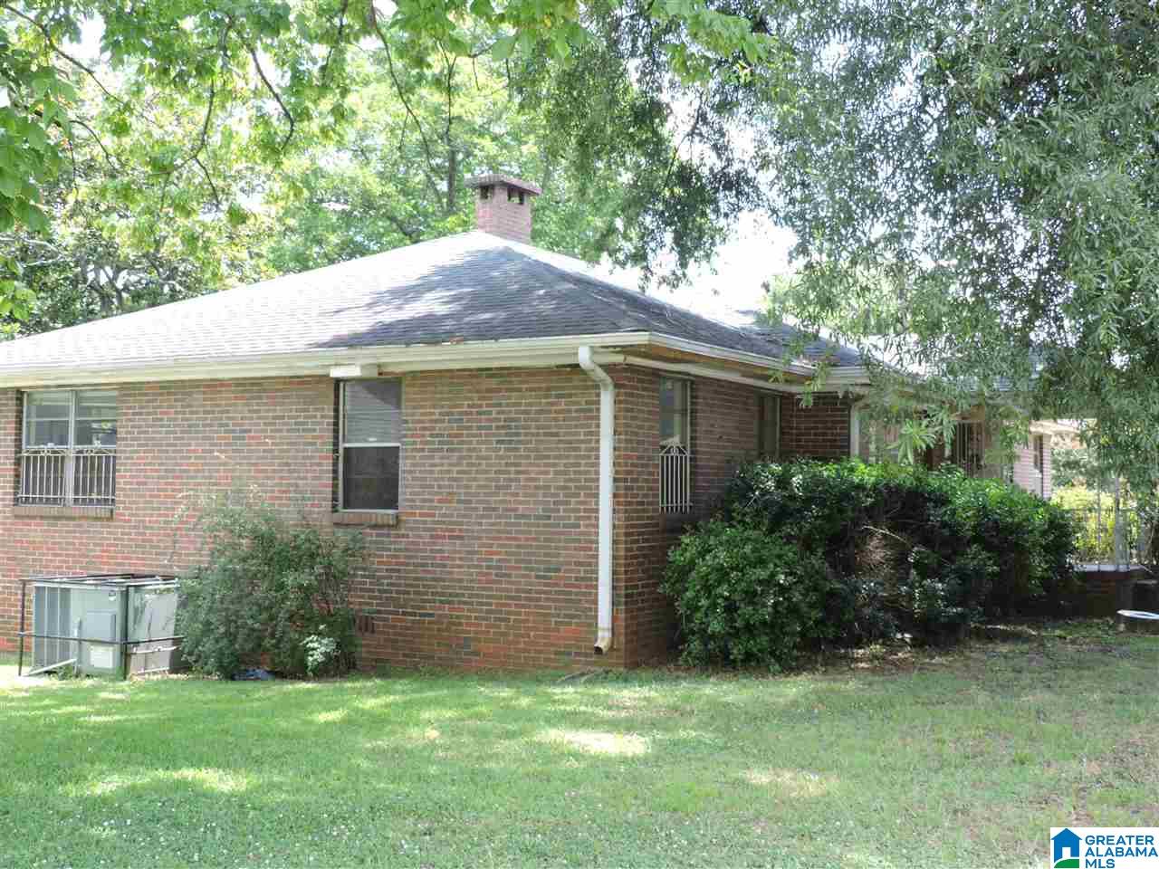 913 Goldwire Street Southwest Birmingham, AL 35211 - Photo 2 of 7