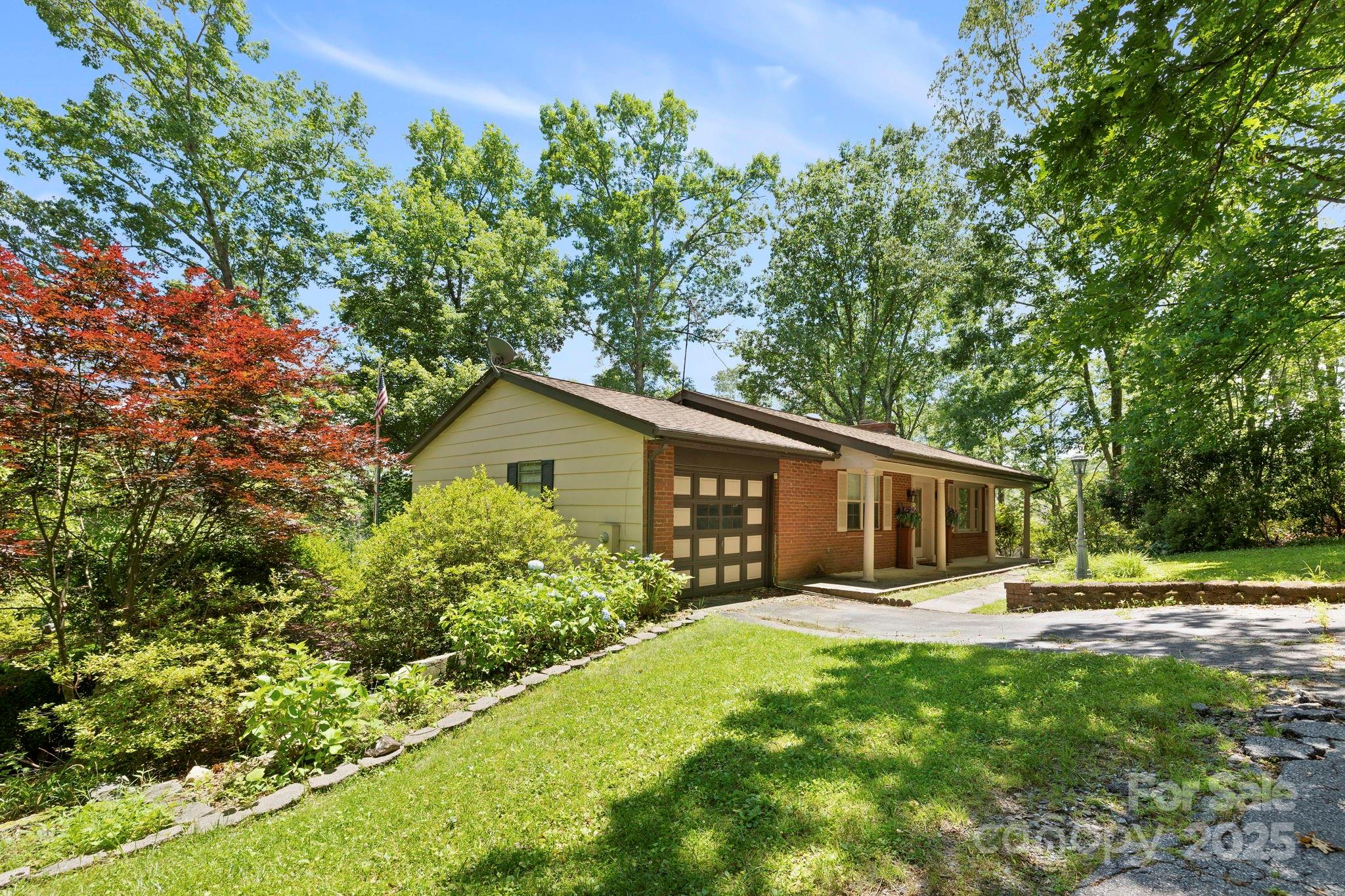 41 Deep Woods Road Mills River, NC 28759 - Photo 2 of 27