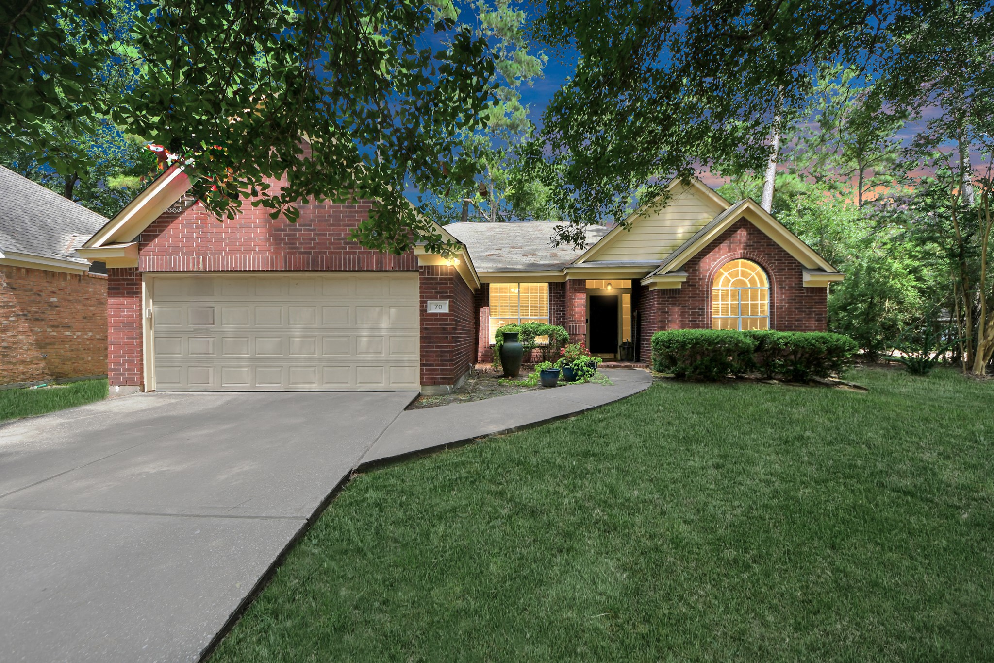 70 North Lace Arbor Dr  