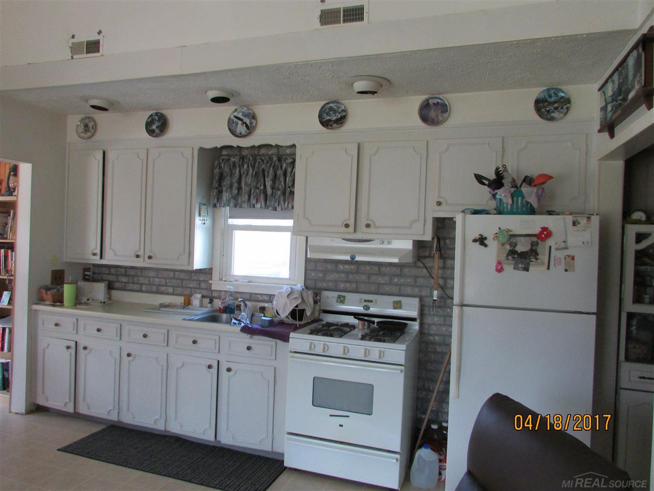 3318 Lakeshore Road Lexington, MI 48450 - Photo 9 of 21