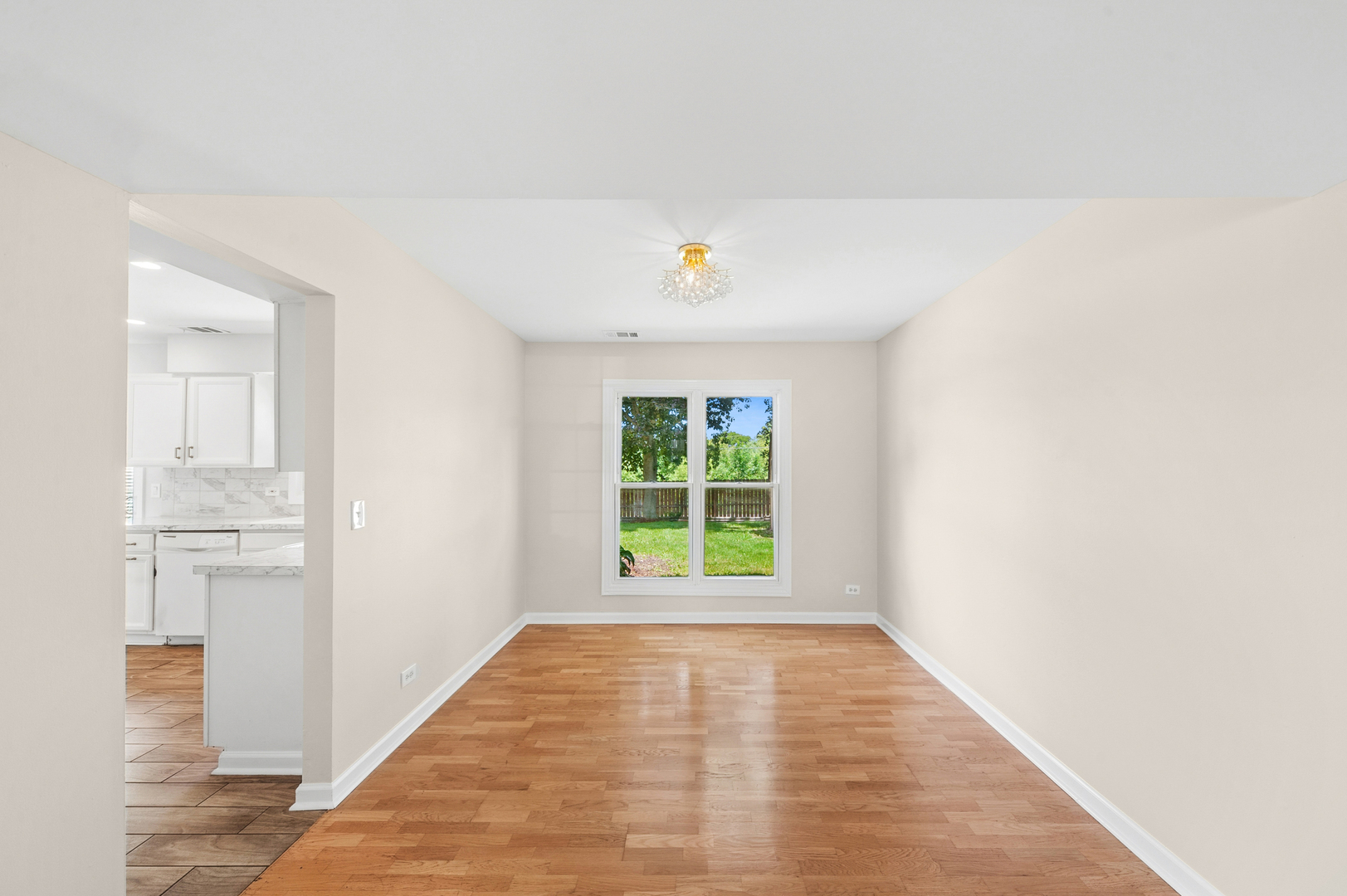 465 Ridgefield Drive Roselle, IL 60172 - Photo 10 of 32