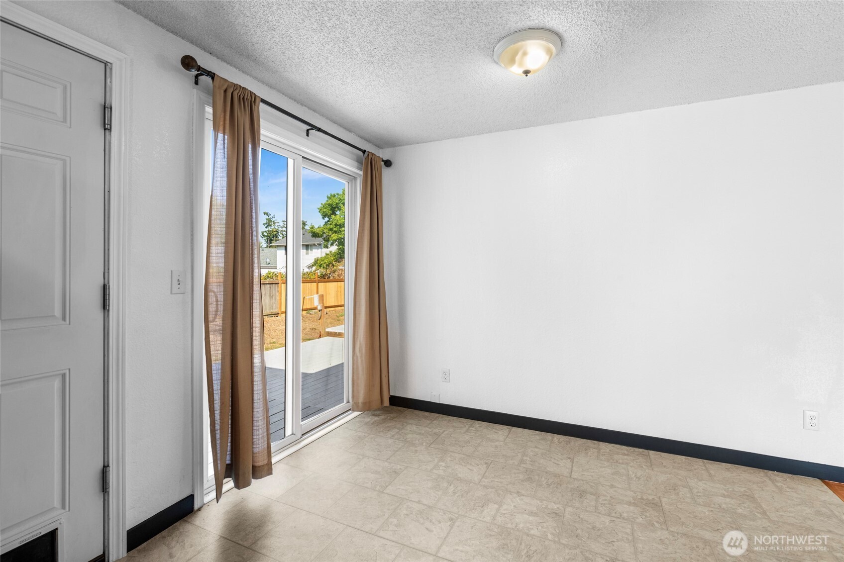 988 Ridgeway Drive Oak Harbor, WA 98277 - Photo 15 of 31 Gallery Image 15