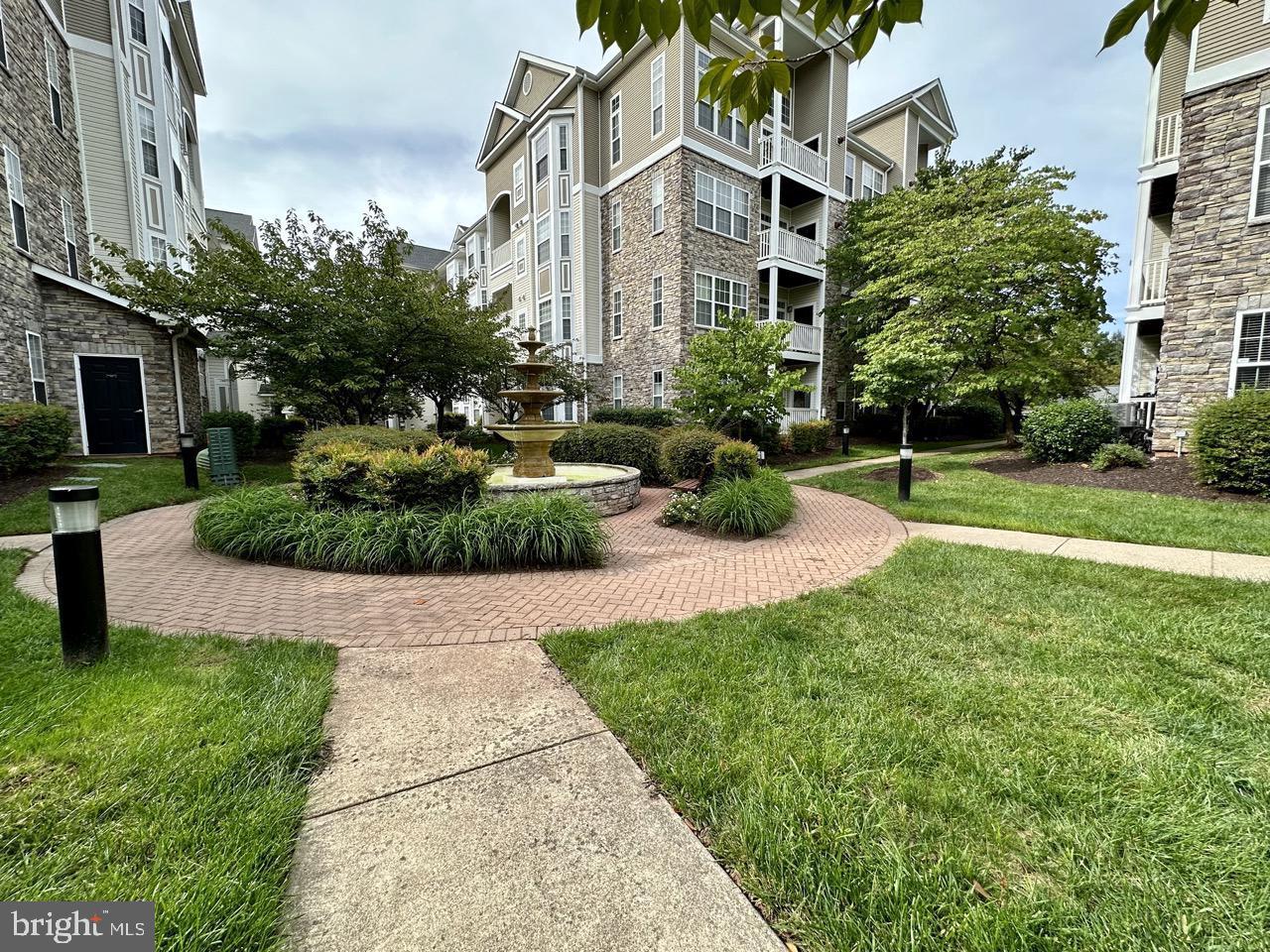 504 Sunset View Terrace Southeast, Unit 301 Leesburg, VA 20175 - Photo 24 of 57