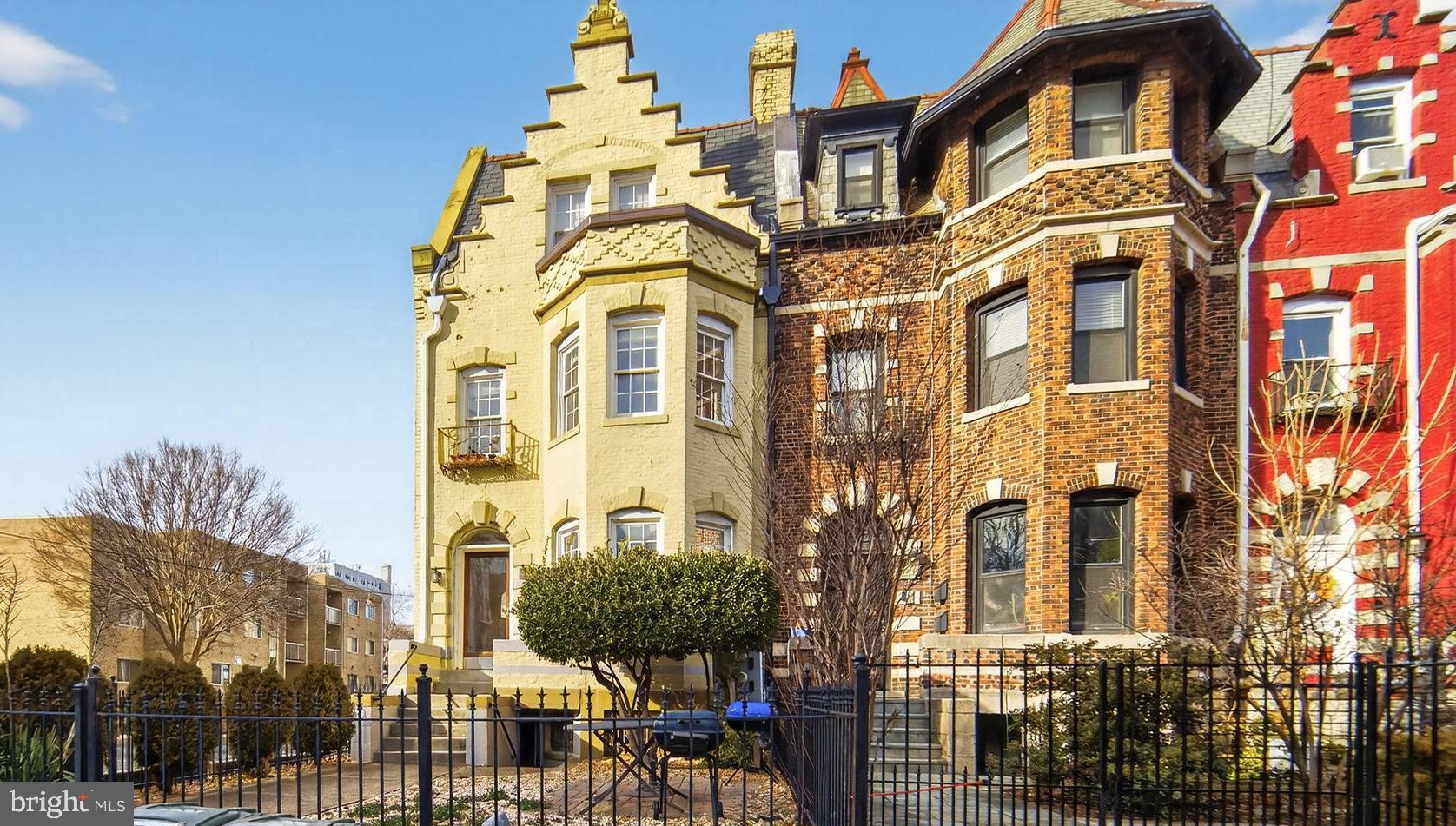 a view of a multi story building