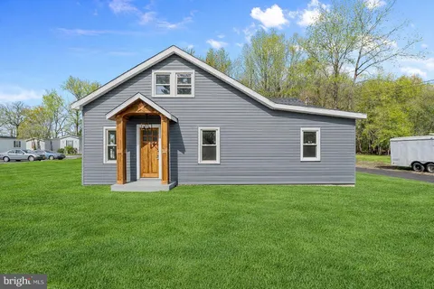 $365,000 | 105 East Del-A-Vue Avenue, Carneys Point, NJ 08069