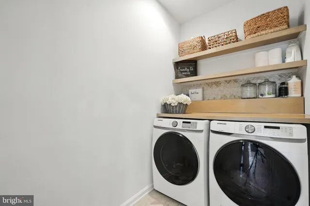 $1,779,990 | 40488 Windcroft Lane, Aldie, VA 20105