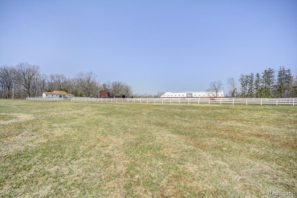 2422 Hosner Road Oxford, MI 48370 - Photo 28 of 39 20.jpg