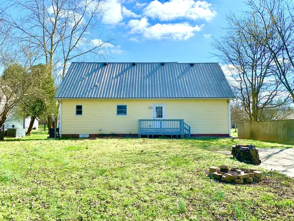 $235,000 | 219 Jim Thorpe Drive, Clarksville, TN 37042