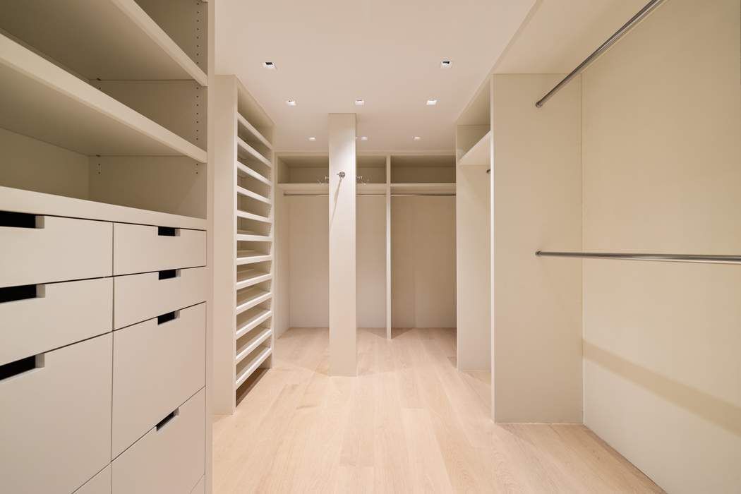 425 East 58th Street, Unit 20E Manhattan, NY 10022 - Photo 13 of 19 a view of closet area
