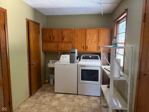 $200,900 | 1103 Fairfield Drive, Shelbyville, IN 46176
