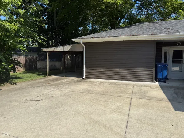 $200,900 | 1103 Fairfield Drive, Shelbyville, IN 46176