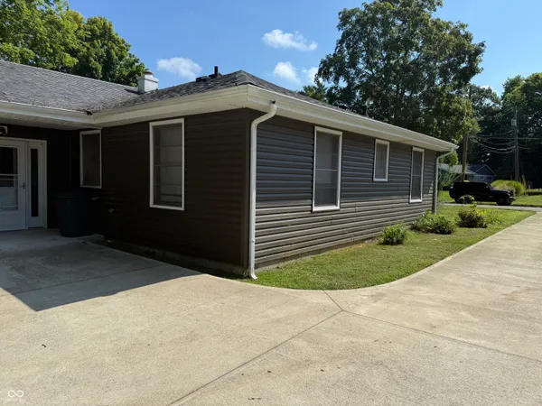 $200,900 | 1103 Fairfield Drive, Shelbyville, IN 46176