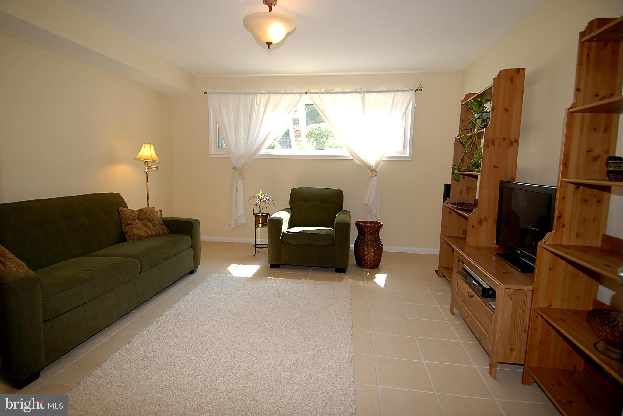 265 G Street Southwest, Unit 106 Washington, DC 20024 - Photo 13 of 30 Family Room