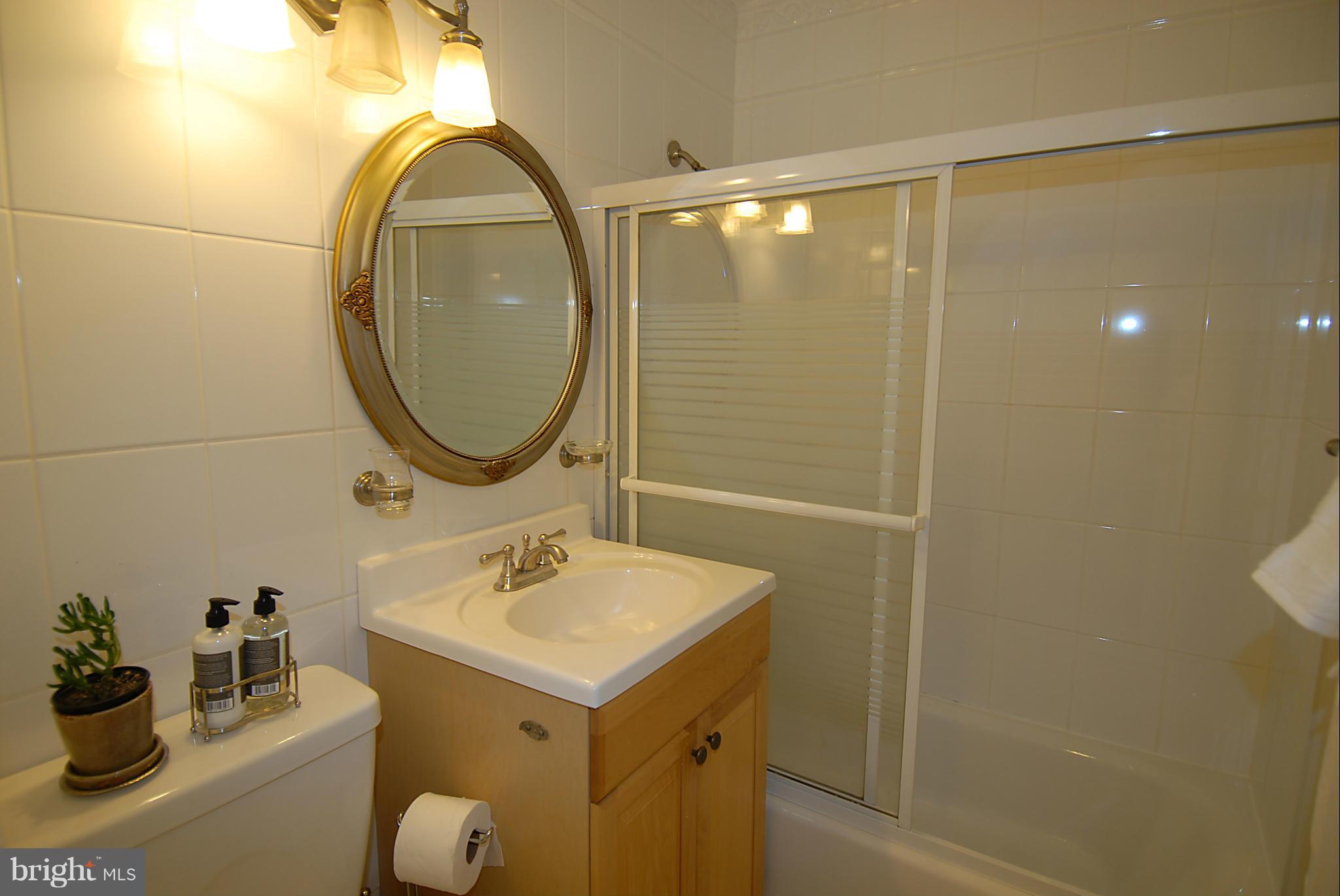 265 G Street Southwest, Unit 106 Washington, DC 20024 - Photo 20 of 30 Bath