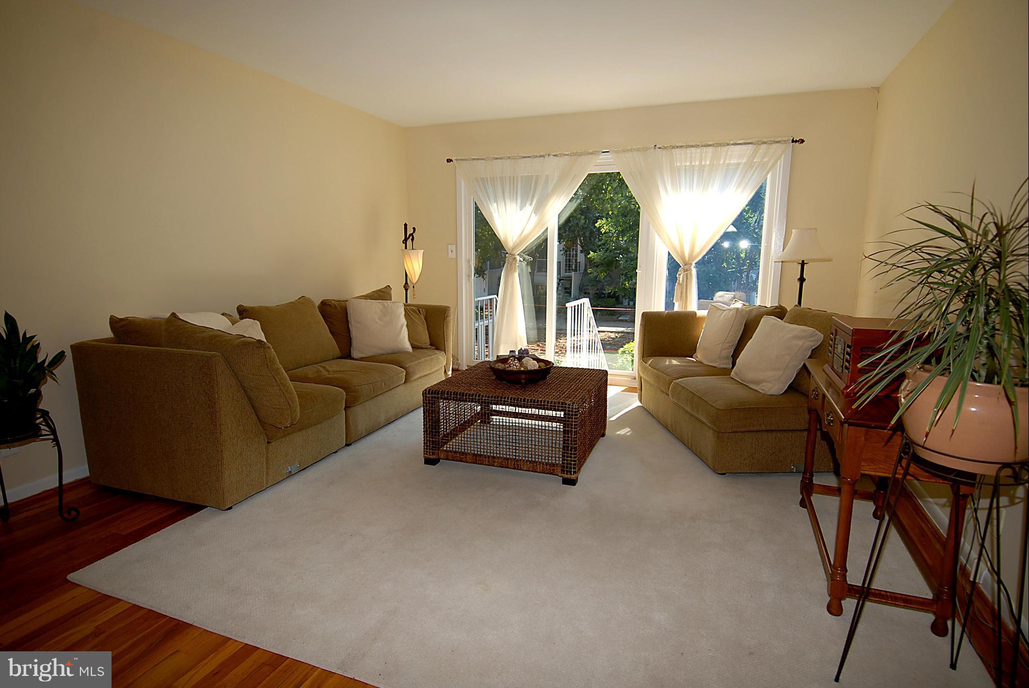 265 G Street Southwest, Unit 106 Washington, DC 20024 - Photo 3 of 30 Living Room