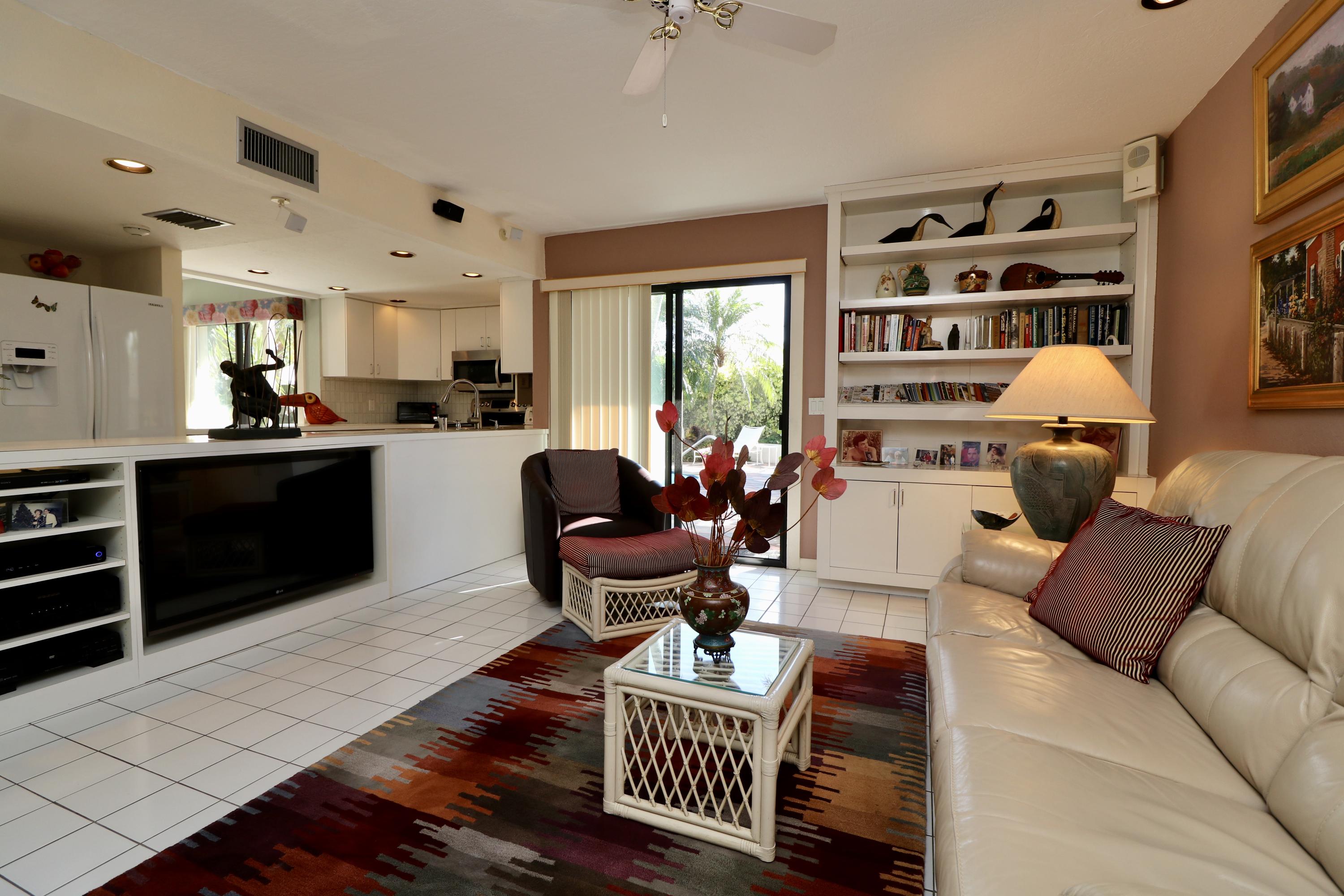 105 Albacore Lane Jupiter, FL 33477 - Photo 22 of 58 Family/Kitchen Combo