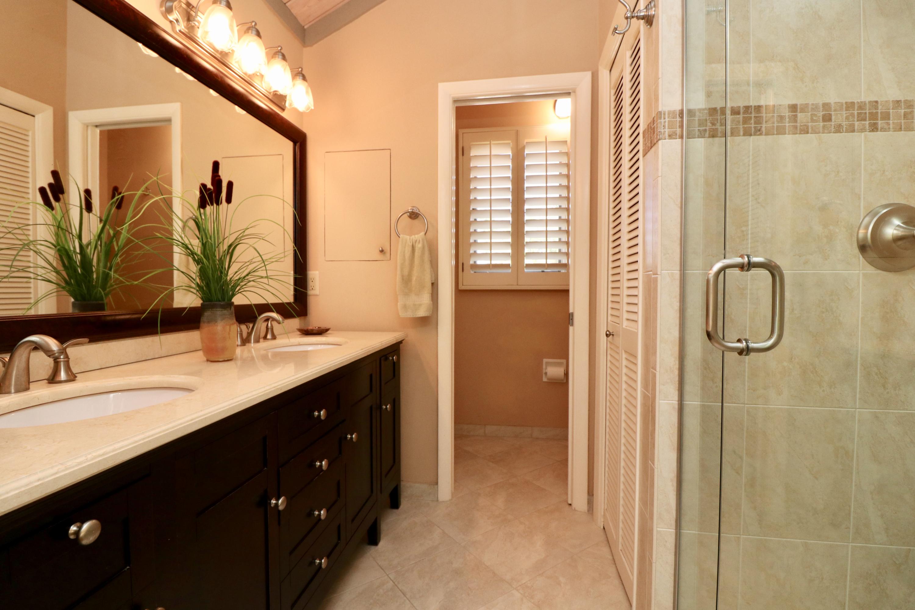 105 Albacore Lane Jupiter, FL 33477 - Photo 35 of 58 Master Bathroom
