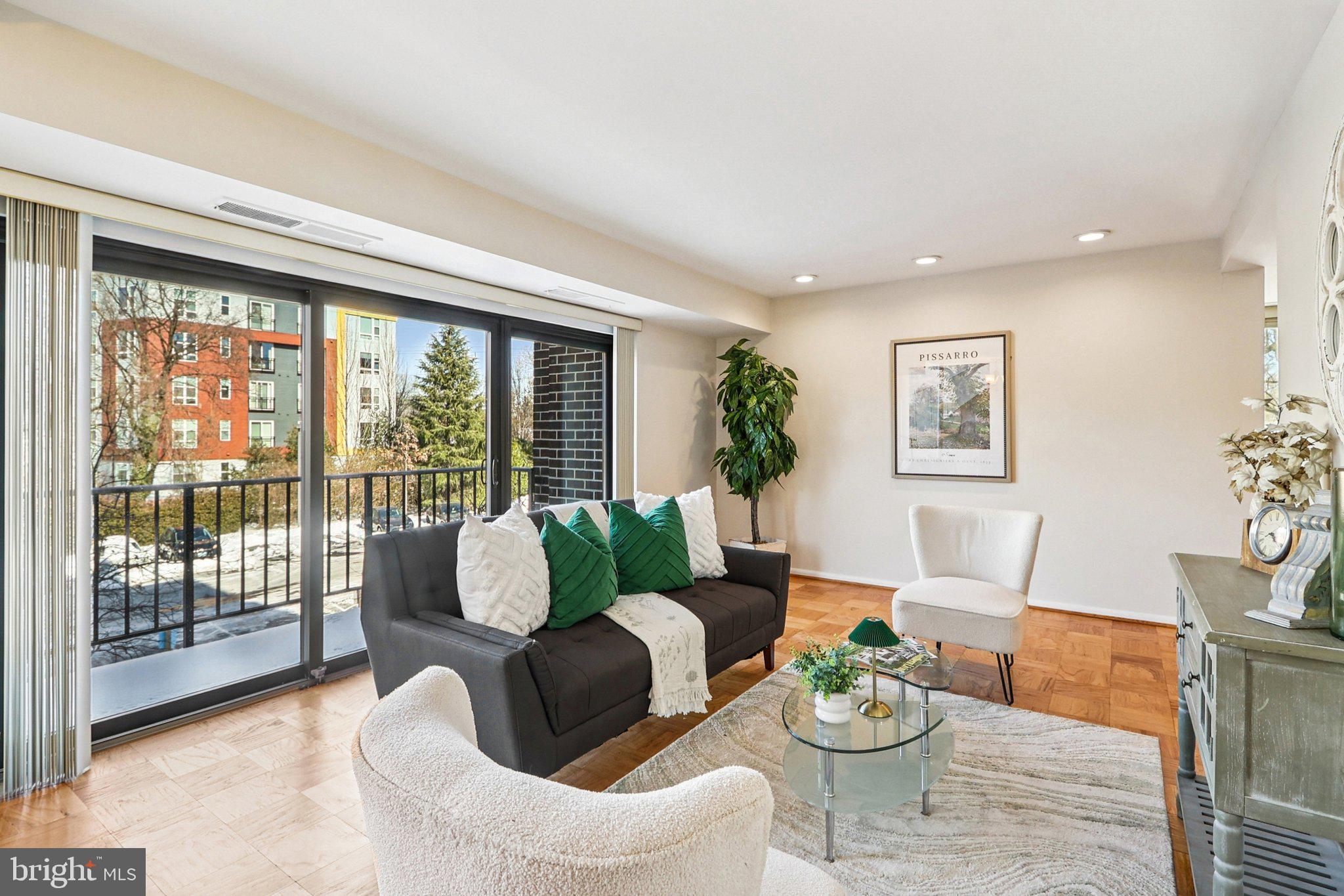 9900 Georgia Avenue, Unit 27217 Silver Spring, MD 20902 - Photo 12 of 53 Open concept