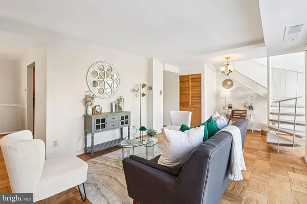 $195,000 | 9900 Georgia Avenue, Unit 27217, Silver Spring, MD 20902