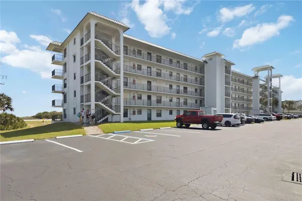$299,900 | 3180 Ocean Shore Boulevard, Unit 311, Ormond Beach, FL 32176
