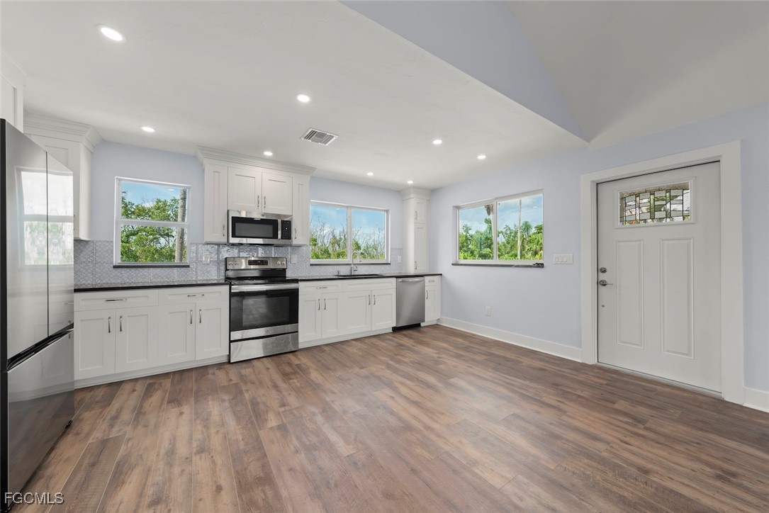 1611 Sand Castle Road Sanibel, FL 33957 - Photo 14 of 41 Gallery Image 14