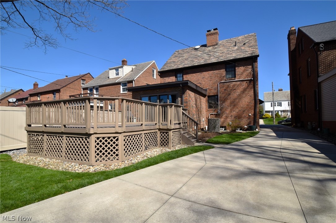 2476 Saybrook Road Cleveland, OH 44118 - Photo 26 of 29 Backyard & Deck