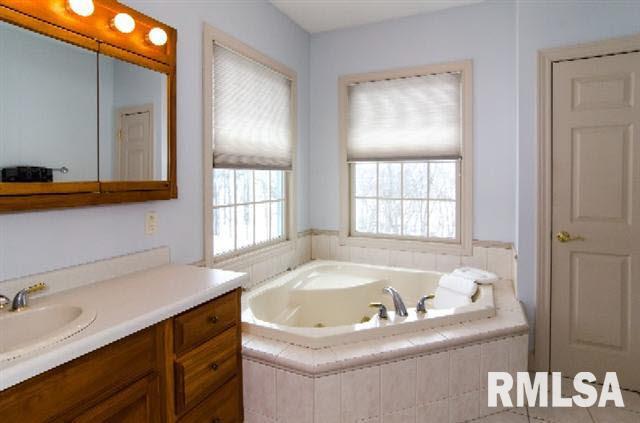 2617 Canterbury Road Muscatine, IA 52761 - Photo 6 of 10 Gallery Image 6