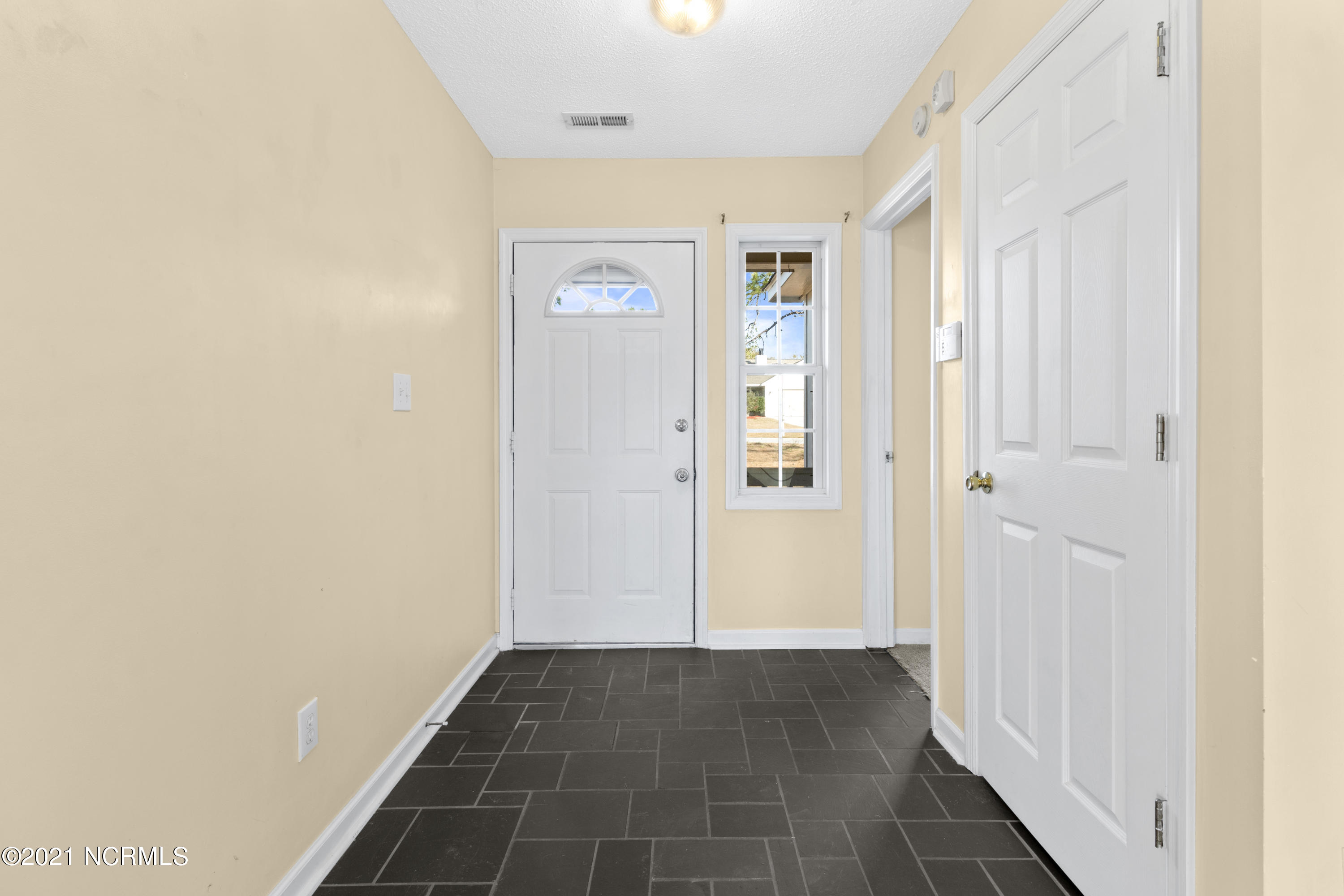 204 Parnell Road Hubert, NC 28539 - Photo 2 of 18 IMG_1466