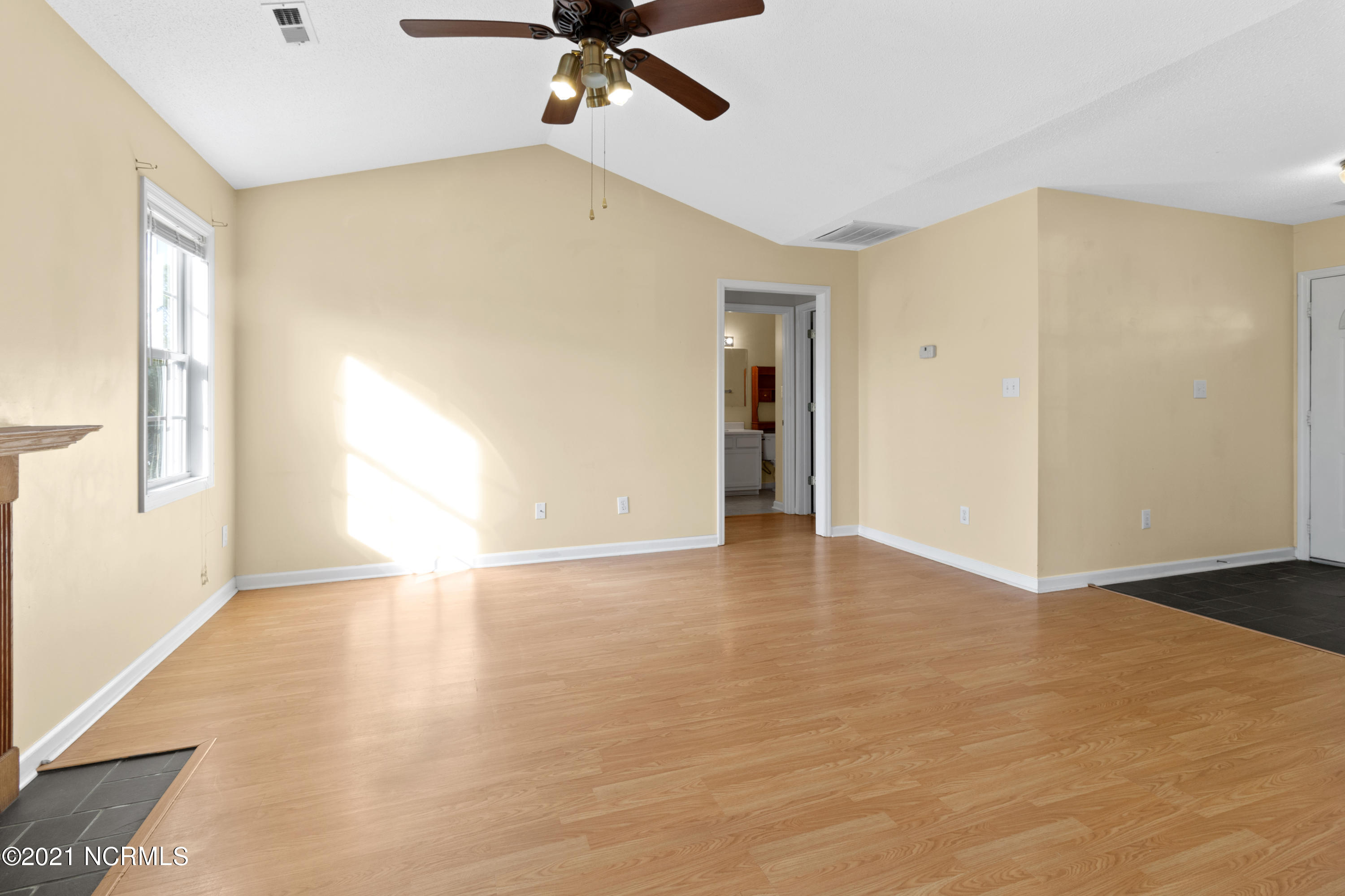 204 Parnell Road Hubert, NC 28539 - Photo 4 of 18 IMG_1469