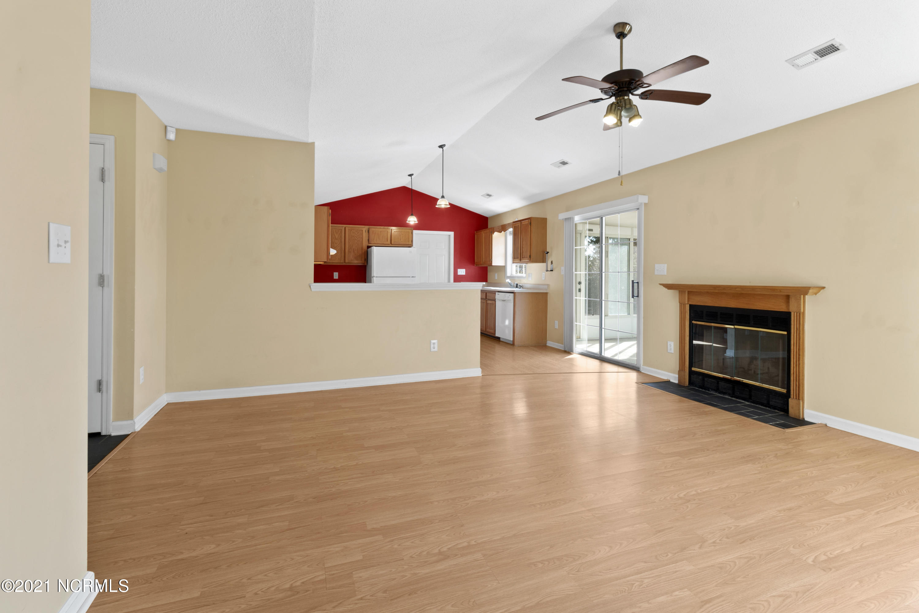 204 Parnell Road Hubert, NC 28539 - Photo 5 of 18 IMG_1472