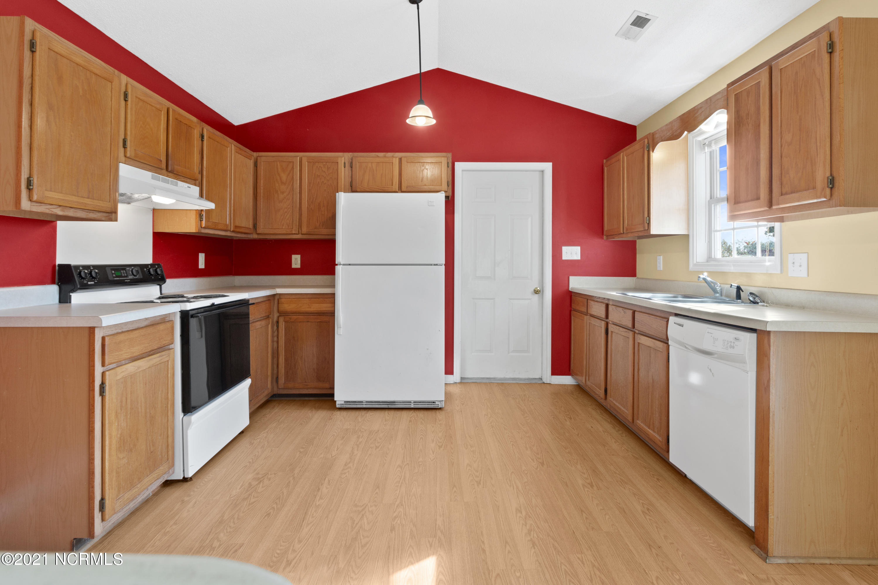 204 Parnell Road Hubert, NC 28539 - Photo 6 of 18 IMG_1476