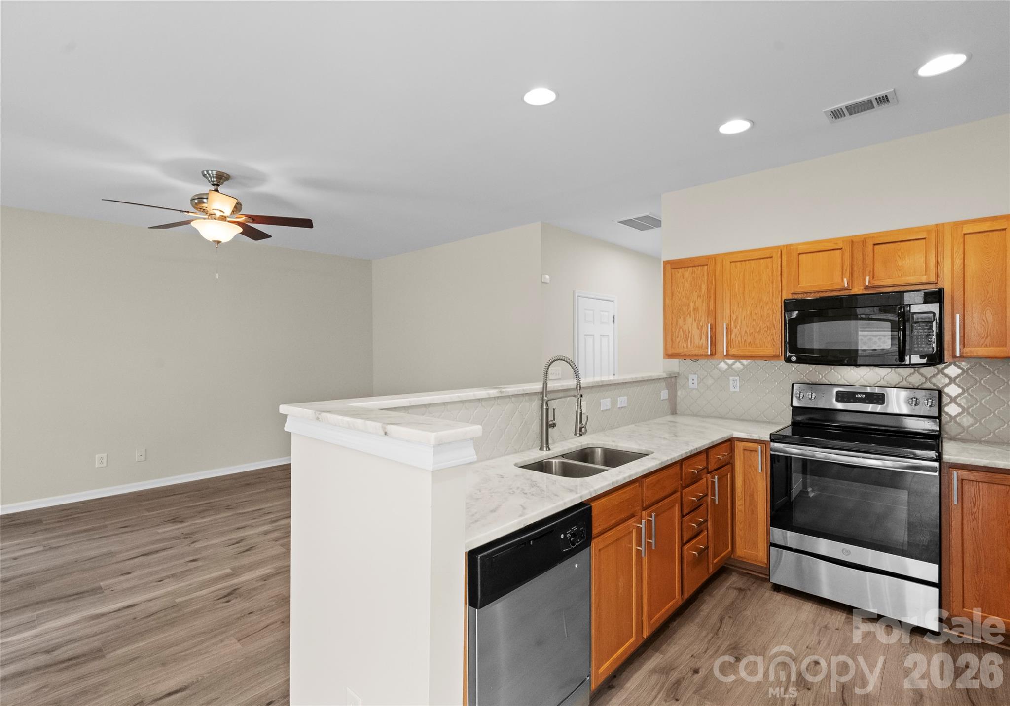 482 Delta Drive Fort Mill, SC 29715 - Photo 11 of 39