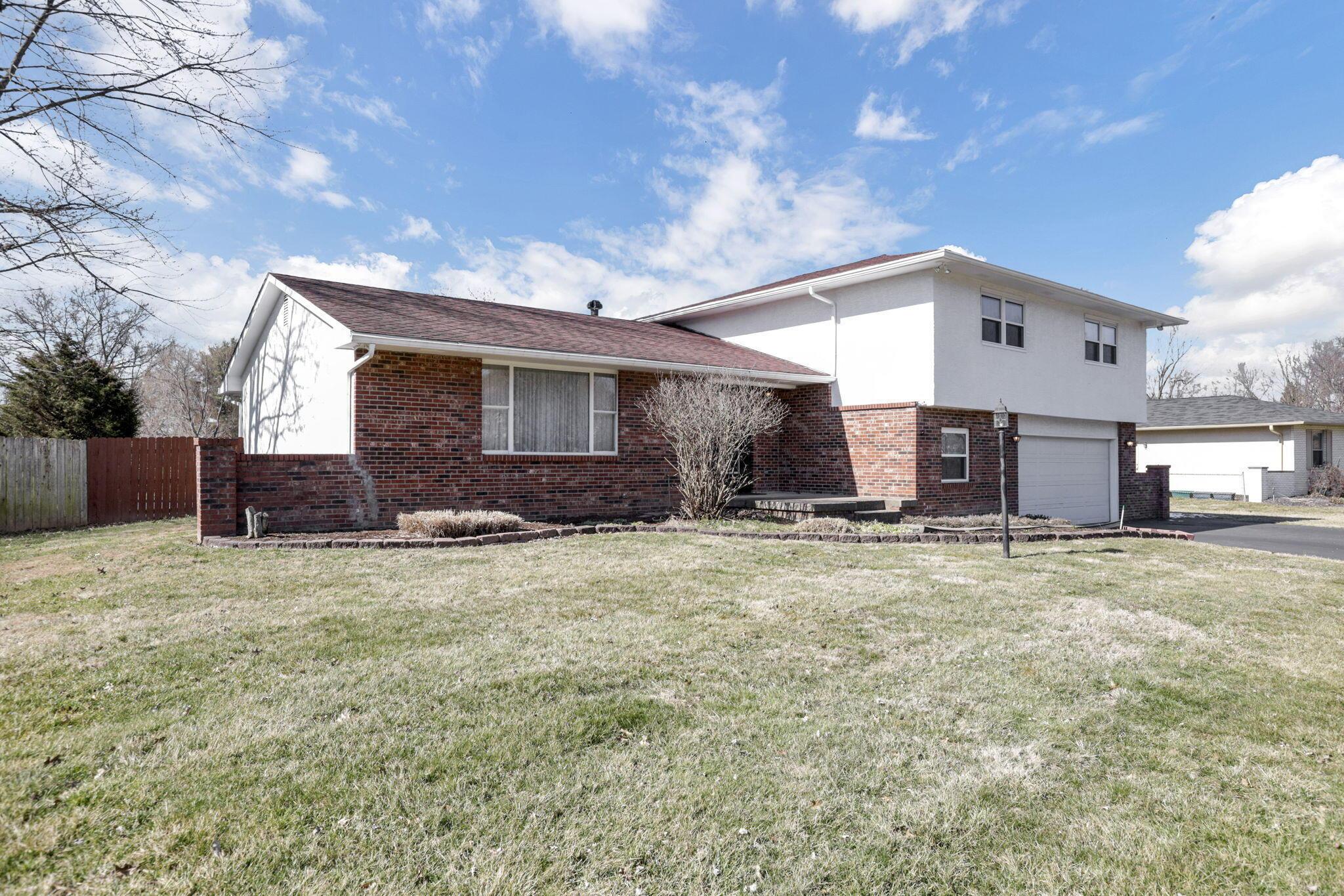 743 Strawberry Hill Road West Columbus, OH 43213 - Photo 2 of 54 4-web-or-mls-IMG_5754