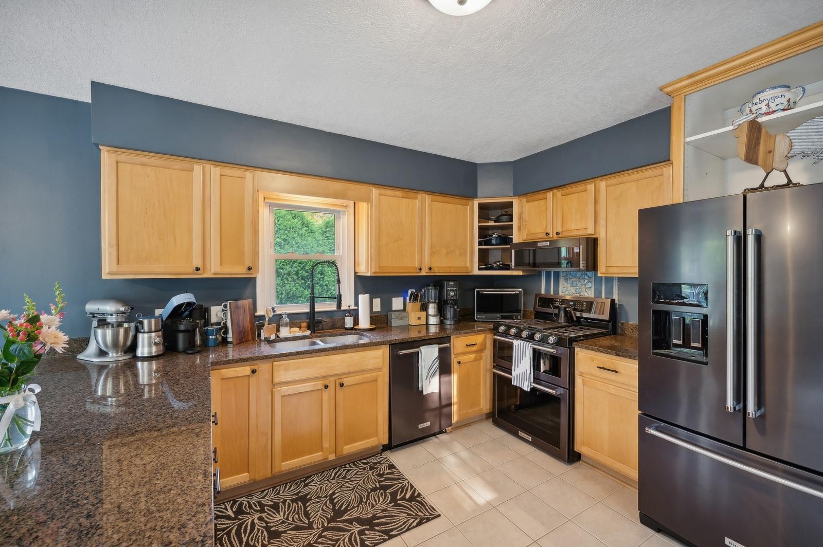 14404 Wildcrest Road Minnetonka, MN 55345 - Photo 9 of 32