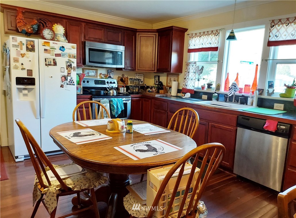 103 Aberdeen Road Morton, WA 98356 - Photo 3 of 22 Gallery Image 3