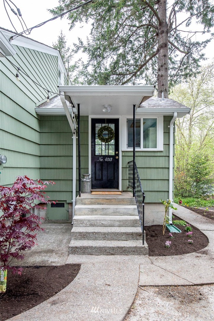 4313 Kelly Road Bremerton, WA 98312 - Photo 2 of 25 Gallery Image 2