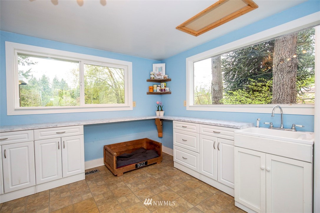 4313 Kelly Road Bremerton, WA 98312 - Photo 4 of 25 Gallery Image 4