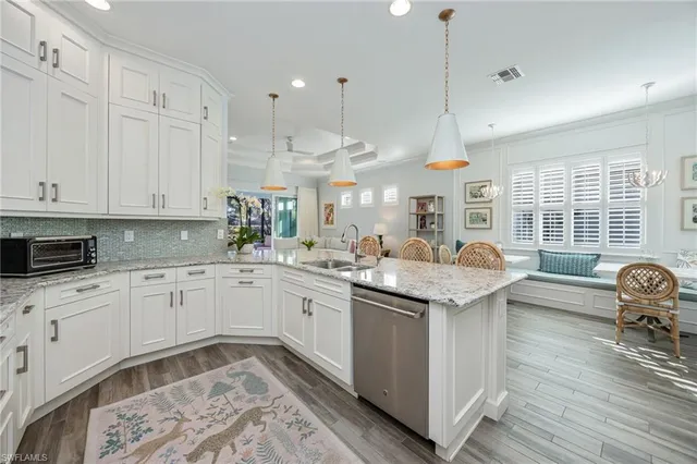 $985,000 | 5672 Highbourne Drive, Naples, FL 34113