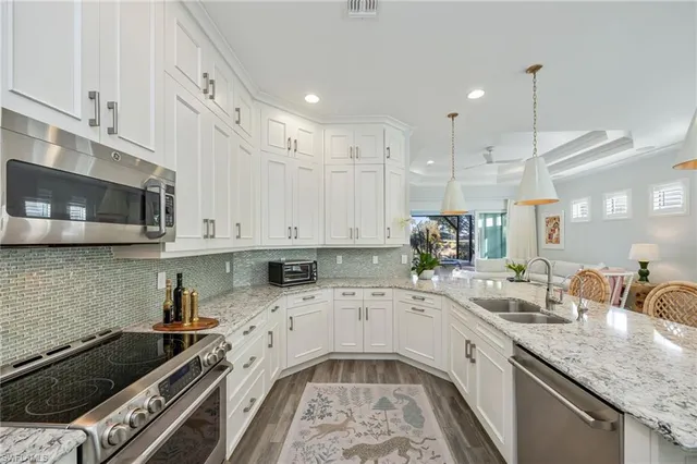 $985,000 | 5672 Highbourne Drive, Naples, FL 34113