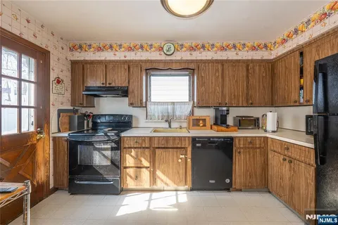 $530,000 | 492 North Avenue, Wood-Ridge, NJ 07075