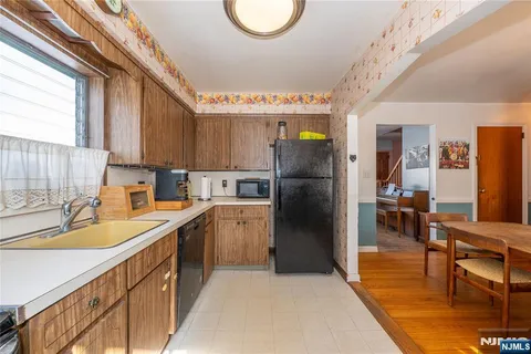 $530,000 | 492 North Avenue, Wood-Ridge, NJ 07075