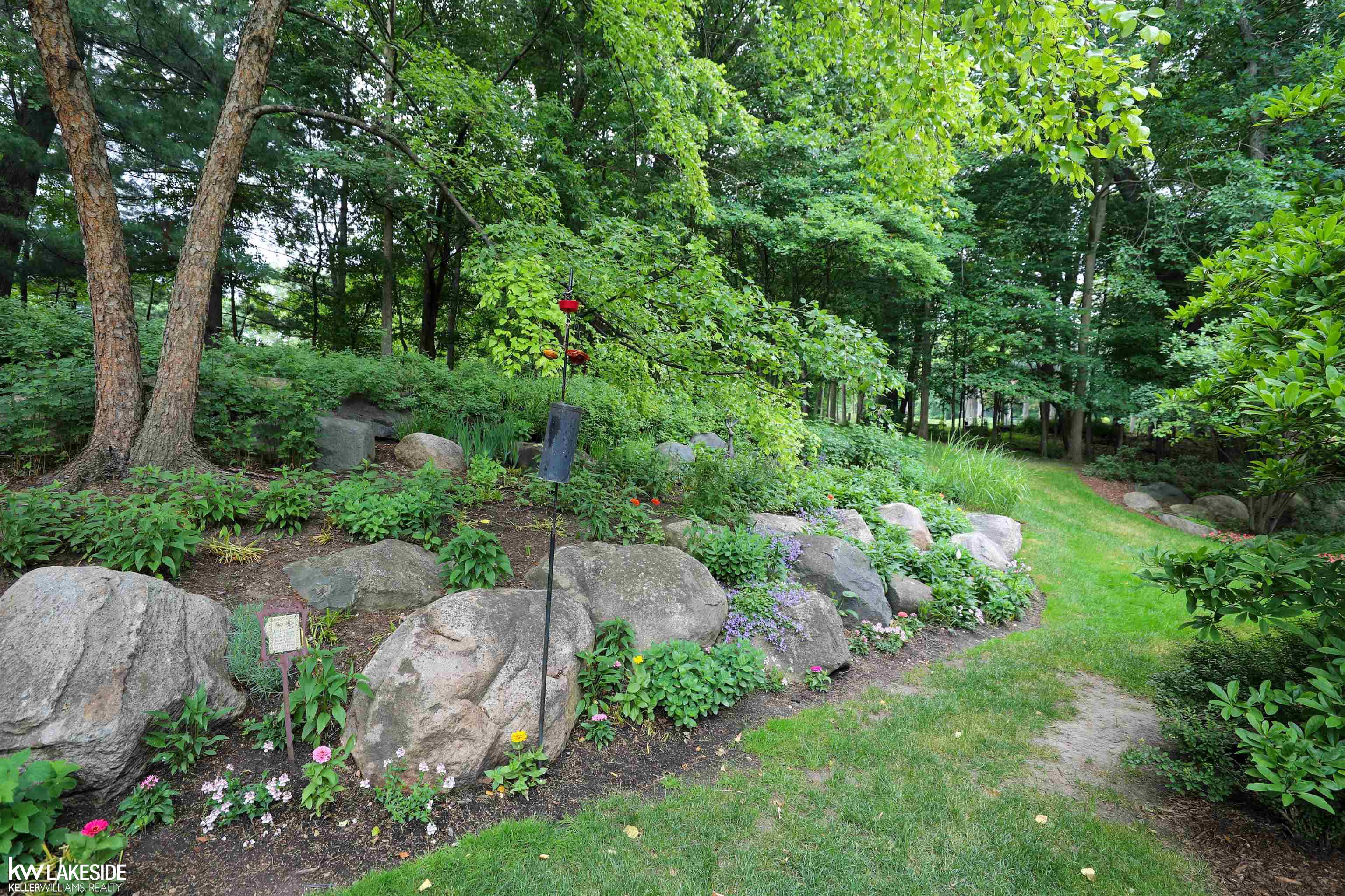 2000 Touraine Drive Rochester, MI 48306 - Photo 59 of 74